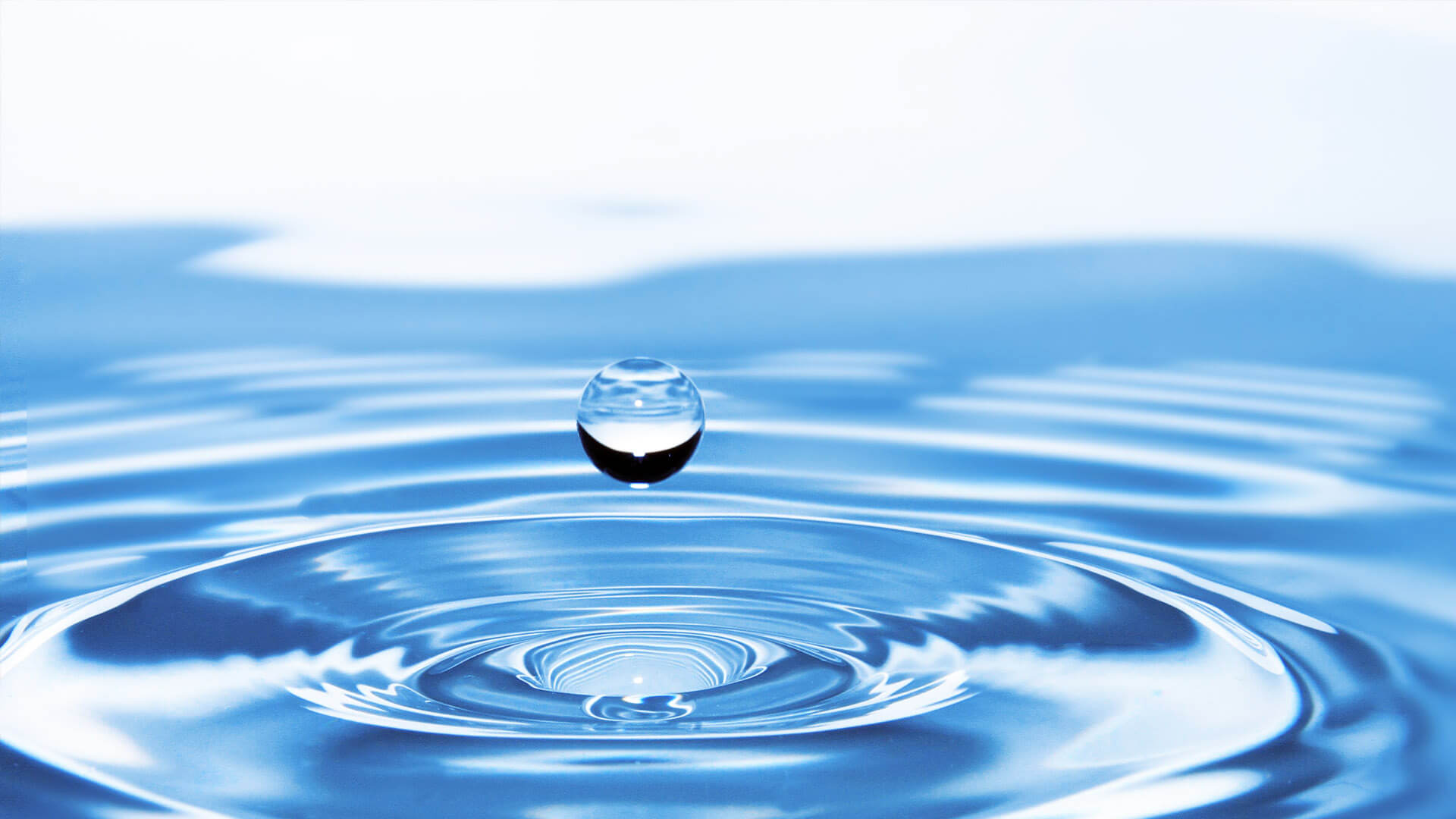 Selbstheilungskraefte-entfalten-Wassertropfen Wassertropfen als Symbol für Selbstheilungskräfte, die sich entfalten.